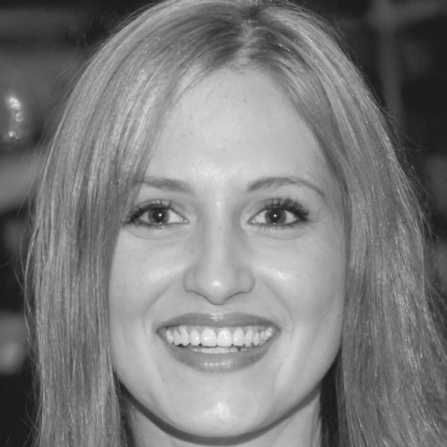 Instructor Jiwon Hahn explaining risk management strategies